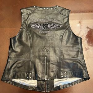 Harley Davidson Women’s “CYCLE QUEEN” Leather Vest (L)